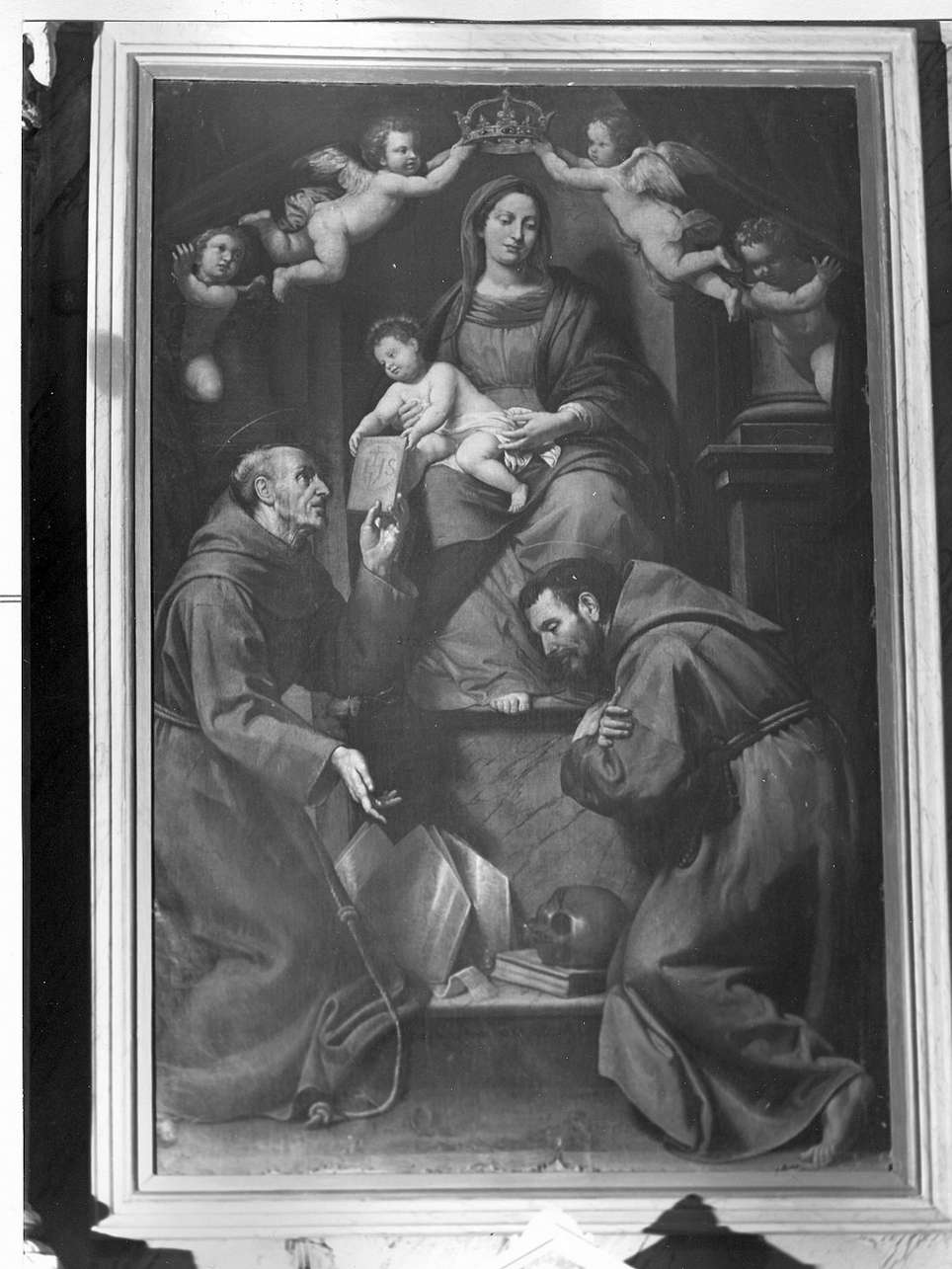 Madonna con Bambino in trono con San Bernardino e San Francesco d'Assisi (dipinto, opera isolata) di Fiasella Domenico detto Sarzana (metà sec. XVII)