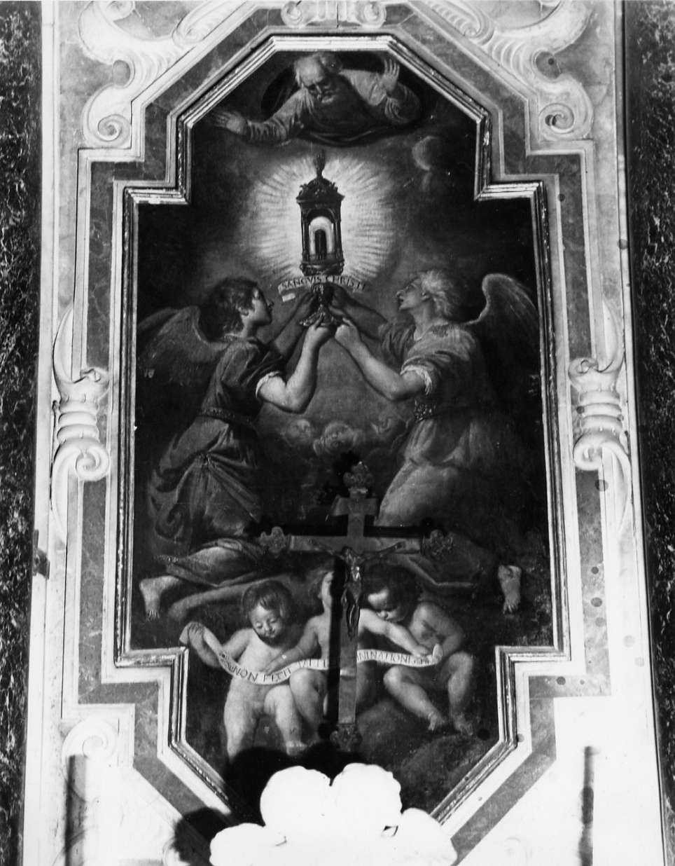 Dio Padre sorregge l'ampolla del sangue di Cristo con due angeli (pala d'altare, opera isolata) di Fiasella Domenico detto Sarzana (secondo quarto sec. XVII)