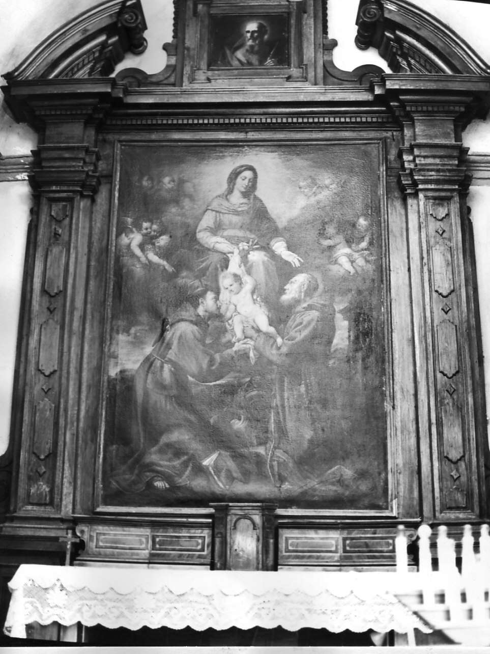 Madonna con Bambino tra San Francesco e San Felice da Cantalice (dipinto, opera isolata) di Fiasella Domenico detto Sarzana (metà sec. XVII)