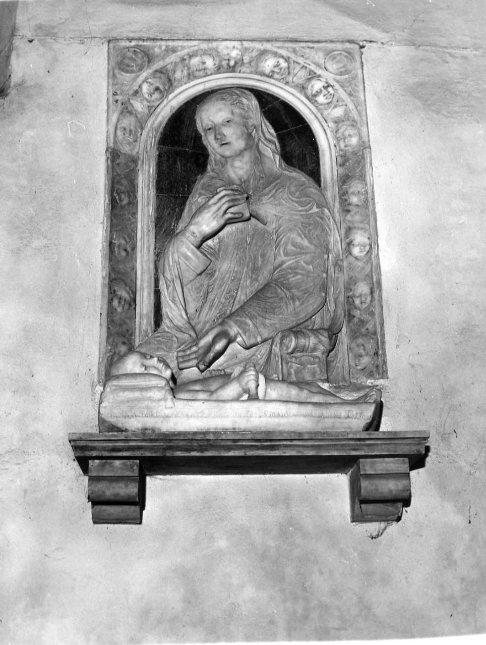 Madonna con Bambino (rilievo, opera isolata) - bottega italiana (fine/inizio secc. XIX/ XX)