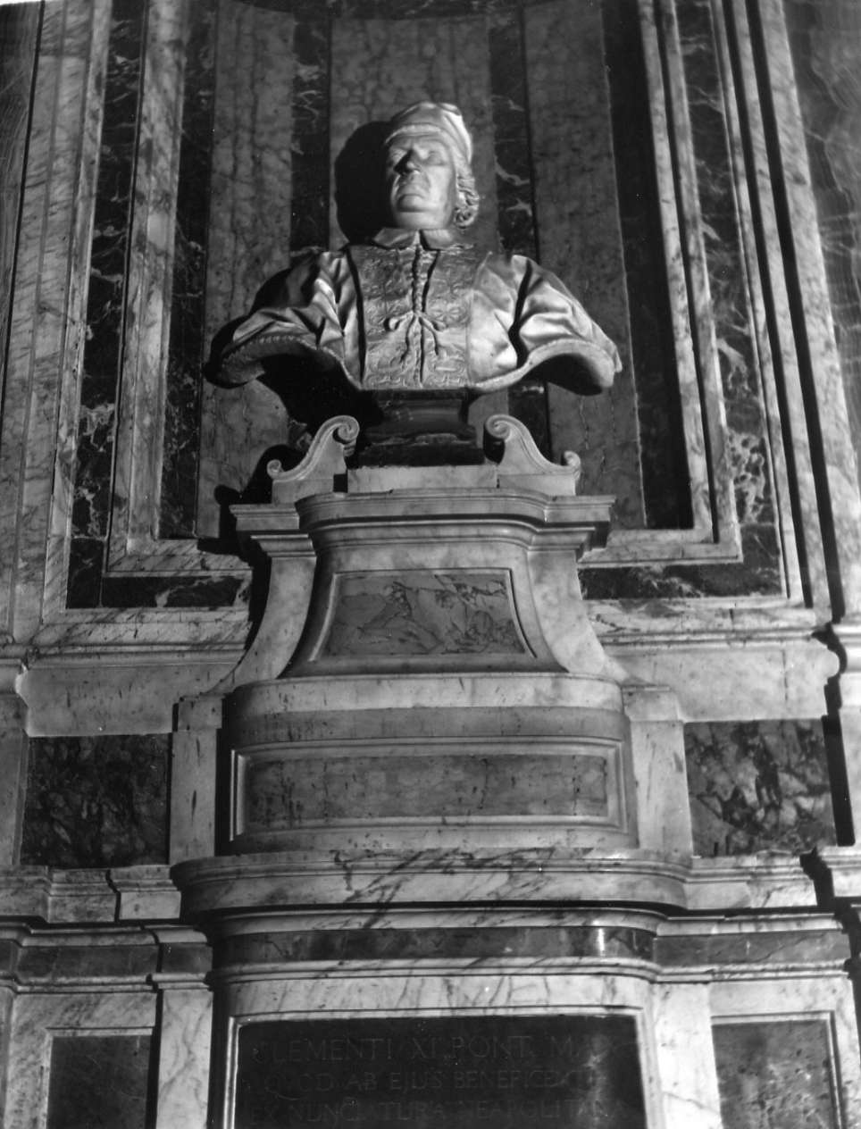 papa Clemente XI (busto, opera isolata) di Baratta Pietro (attribuito) (seconda metà sec. XVII)