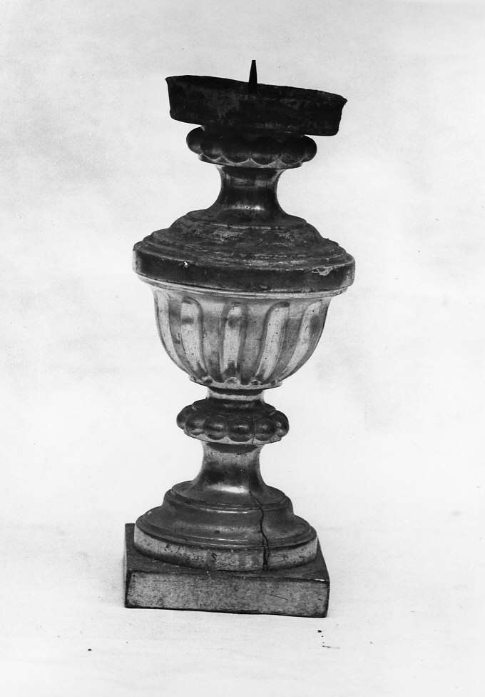 motivi decorativi vegetali (candeliere, coppia) - ambito italiano (secc. XVIII/ XIX)