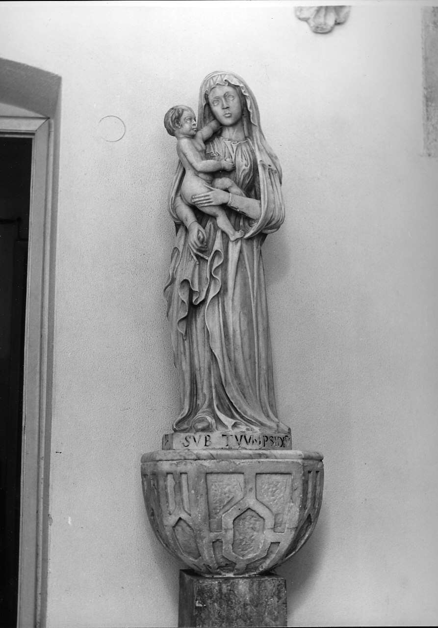 Madonna con Bambino (statua, opera isolata) - ambito italiano (sec. XV)