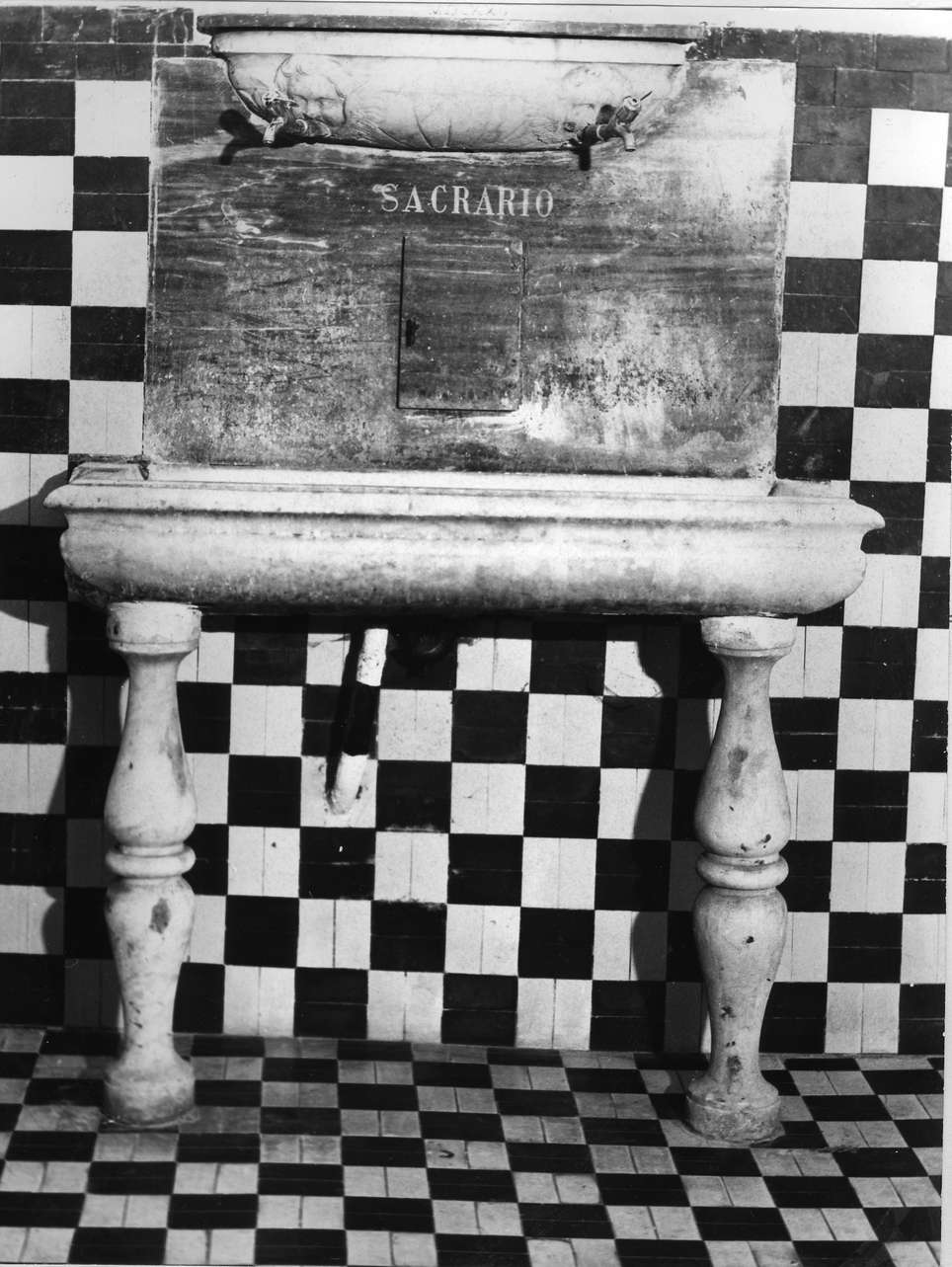 lavabo da sacrestia, opera isolata - bottega ligure (sec. XVI, sec. XIX)
