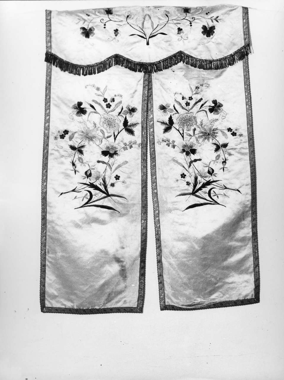 conopeo di tabernacolo - manifattura ligure (sec. XX)