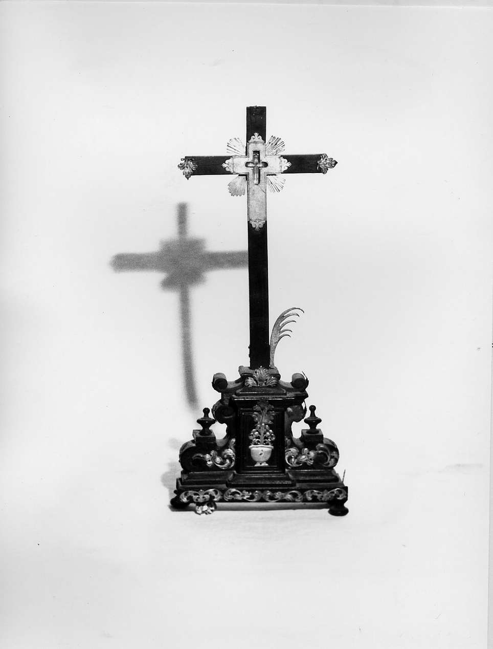 reliquiario - a croce, opera isolata - bottega ligure (sec. XVIII)