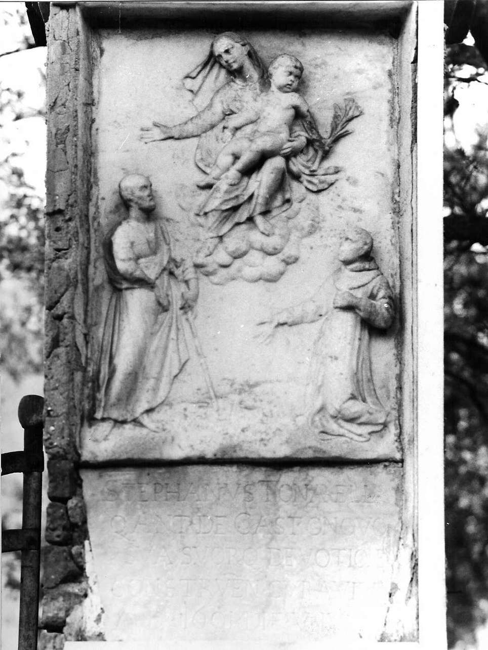 Madonna con Bambino e Santi (rilievo, opera isolata) - bottega italiana (fine sec. XVII)