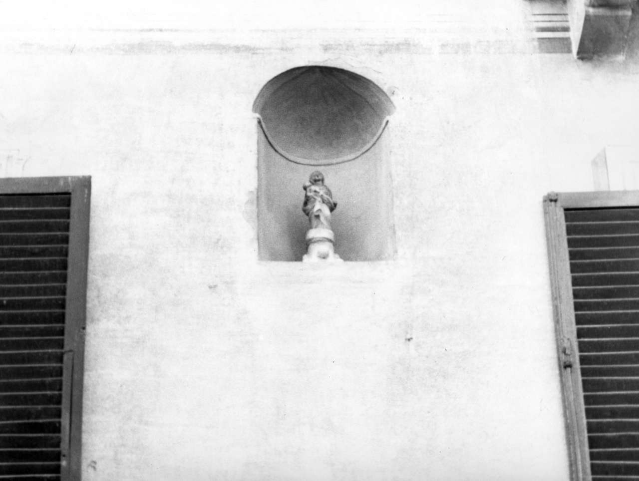 Madonna con Bambino (statua, opera isolata) - bottega ligure (secc. XVII/ XVIII)