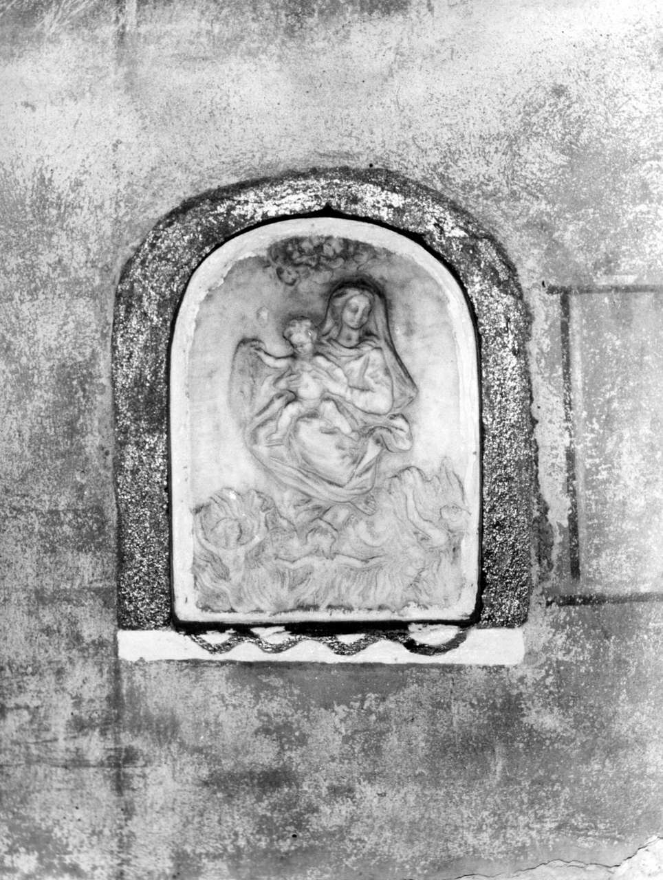 Madonna che intercede per le anime del purgatorio (rilievo, opera isolata) - bottega italiana (secc. XVII/ XVIII)