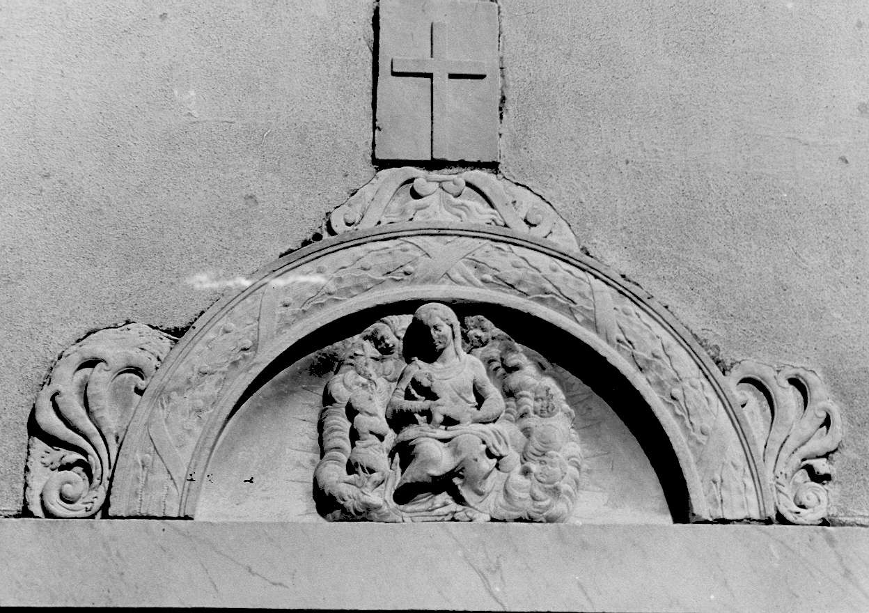 Madonna con Bambino e angeli (rilievo, opera isolata) - ambito italiano (secc. XVI/ XVII)