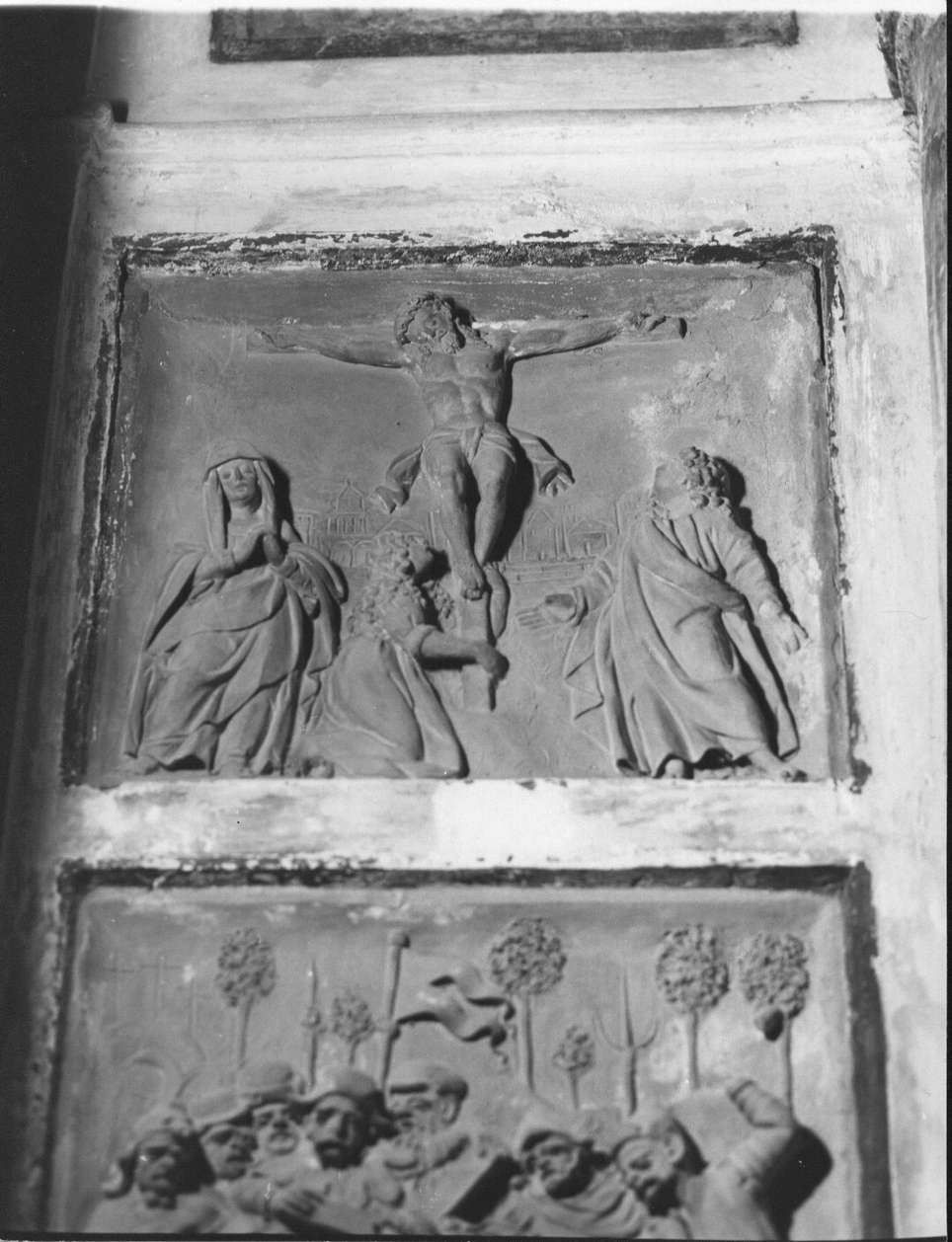 crocifissione di Cristo (formella, elemento d'insieme) - bottega ligure (sec. XVIII)
