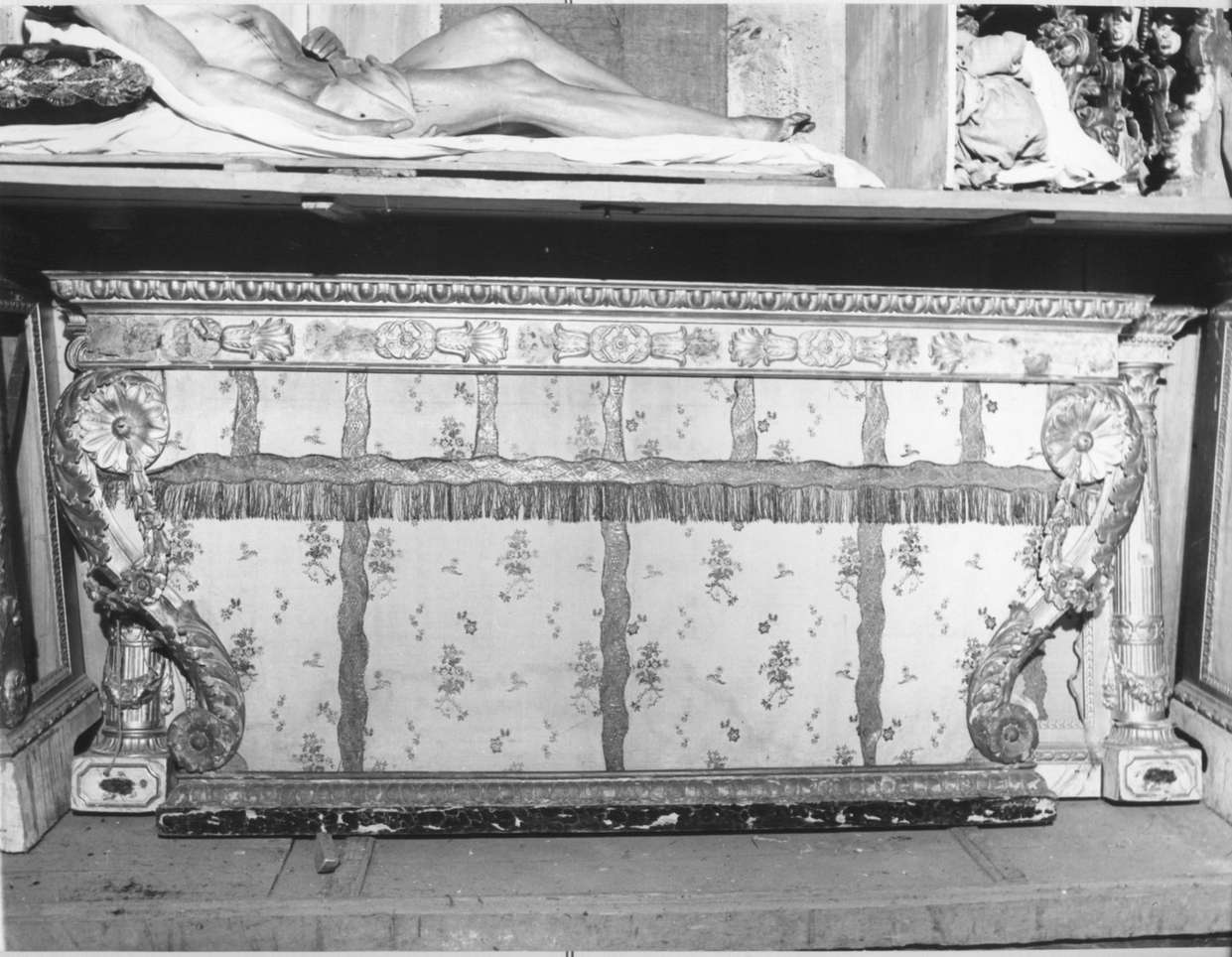 motivi decorativi floreali (paliotto, serie) - manifattura ligure (sec. XIX)