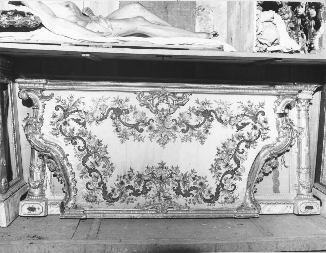 motivi decorativi floreali (paliotto, serie) - manifattura ligure (sec. XIX)