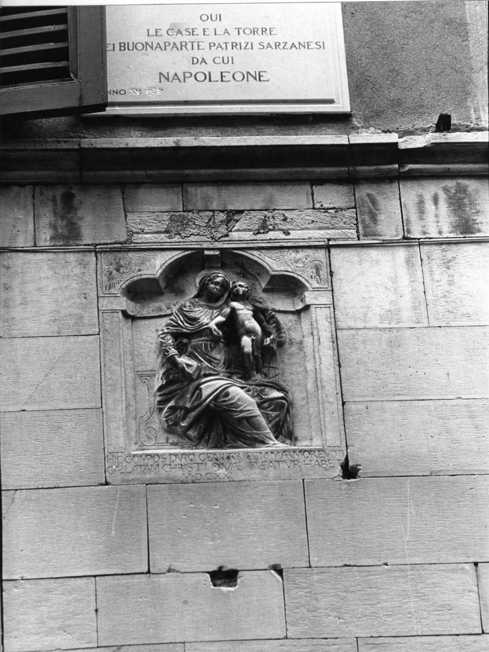 Madonna con Bambino (rilievo, opera isolata) - bottega italiana (primo quarto sec. XVII)