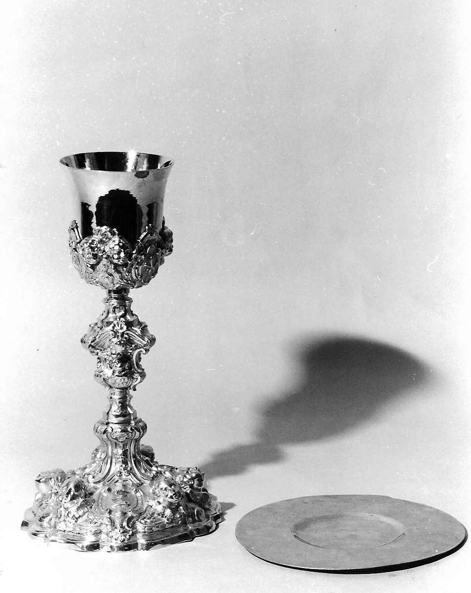 simboli della passione (calice con patena, insieme) - bottega italiana (sec. XVIII)