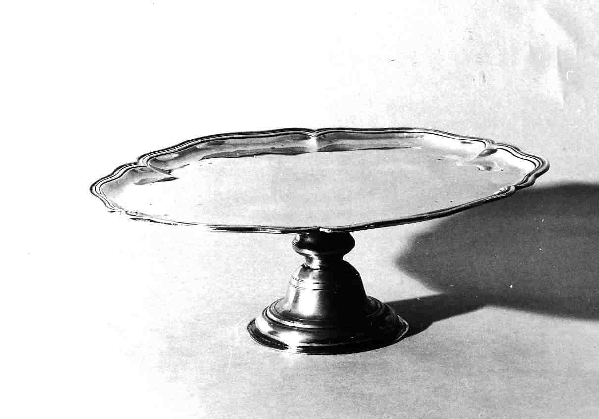 alzata, opera isolata - bottega ligure (terzo quarto sec. XVIII)