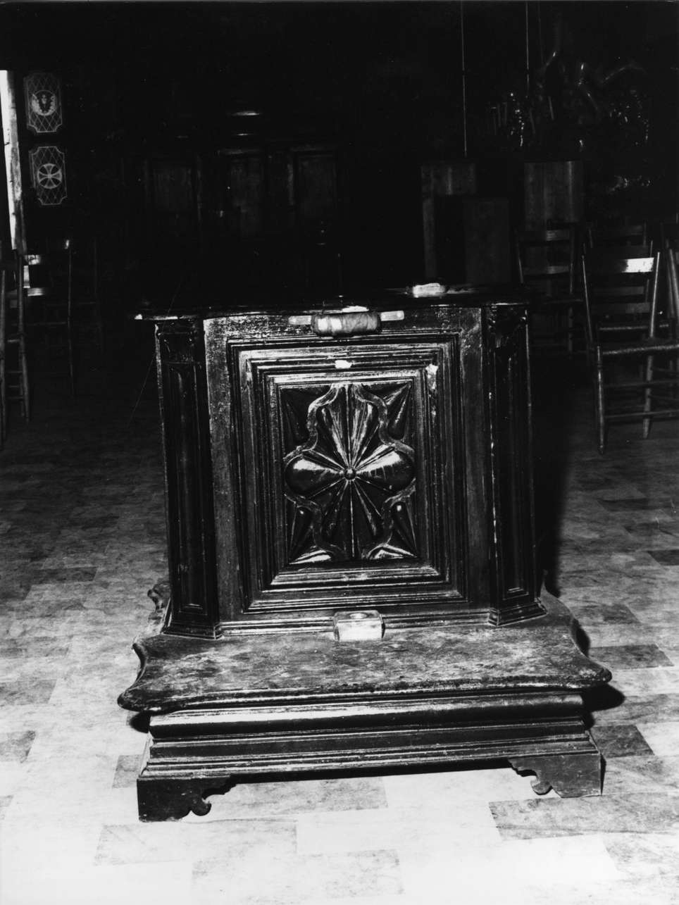 elementi decorativi (inginocchiatoio) - bottega ligure (fine/inizio secc. XVII/ XVIII)