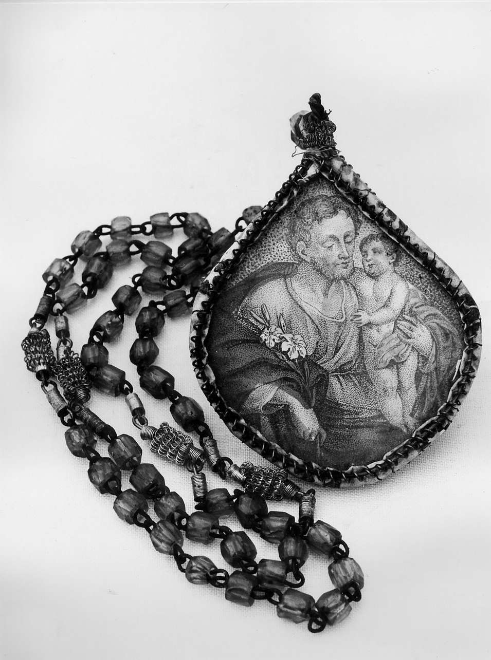 San Giuseppe e Gesù Bambino (corona del rosario, opera isolata) - bottega italiana (sec. XIX)