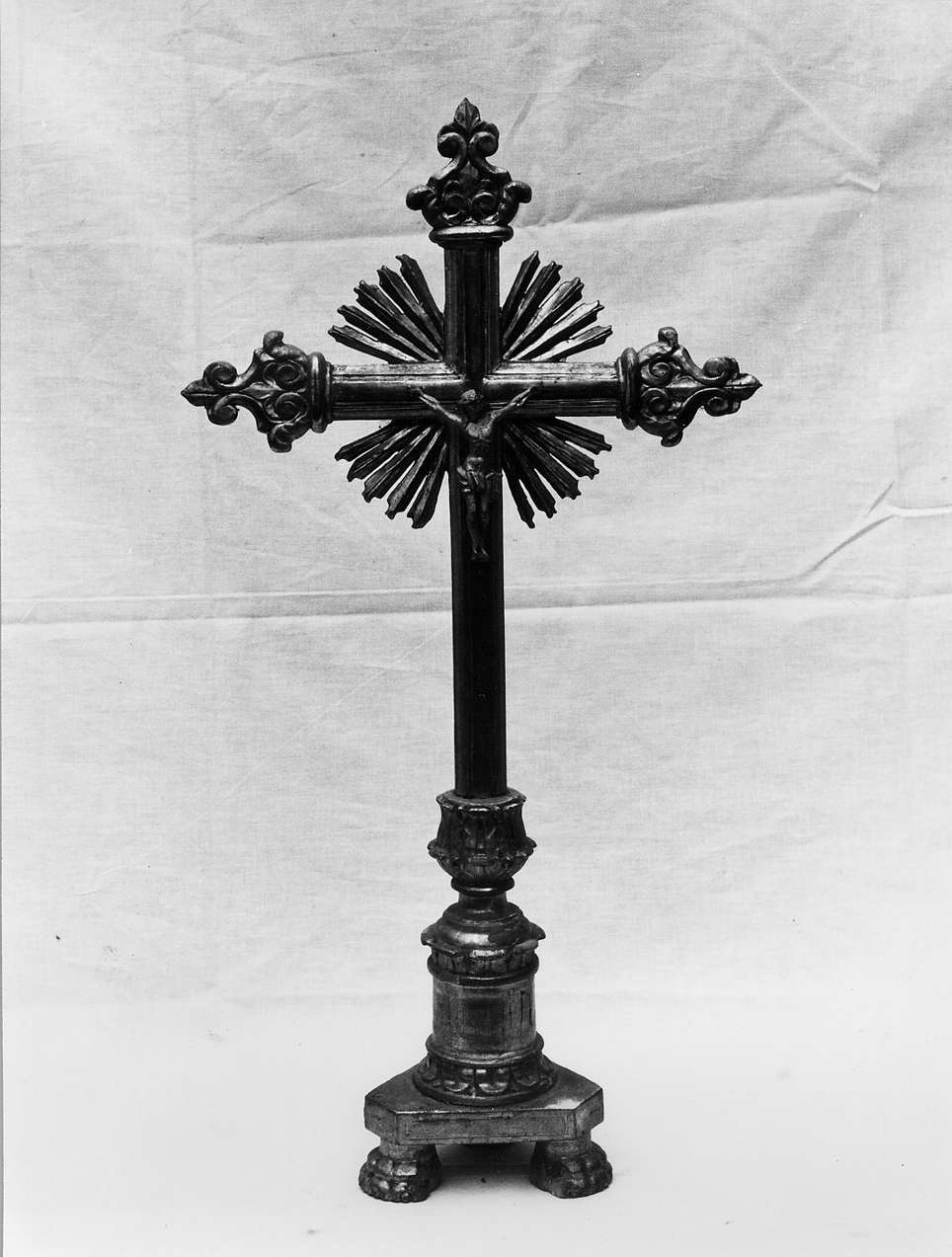 croce d'altare, opera isolata - bottega italiana (sec. XIX)