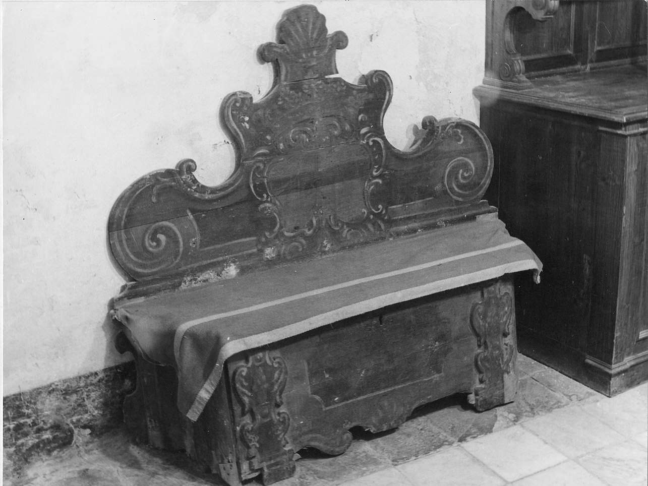 teschio (cassapanca, serie) - bottega ligure (sec. XVIII)