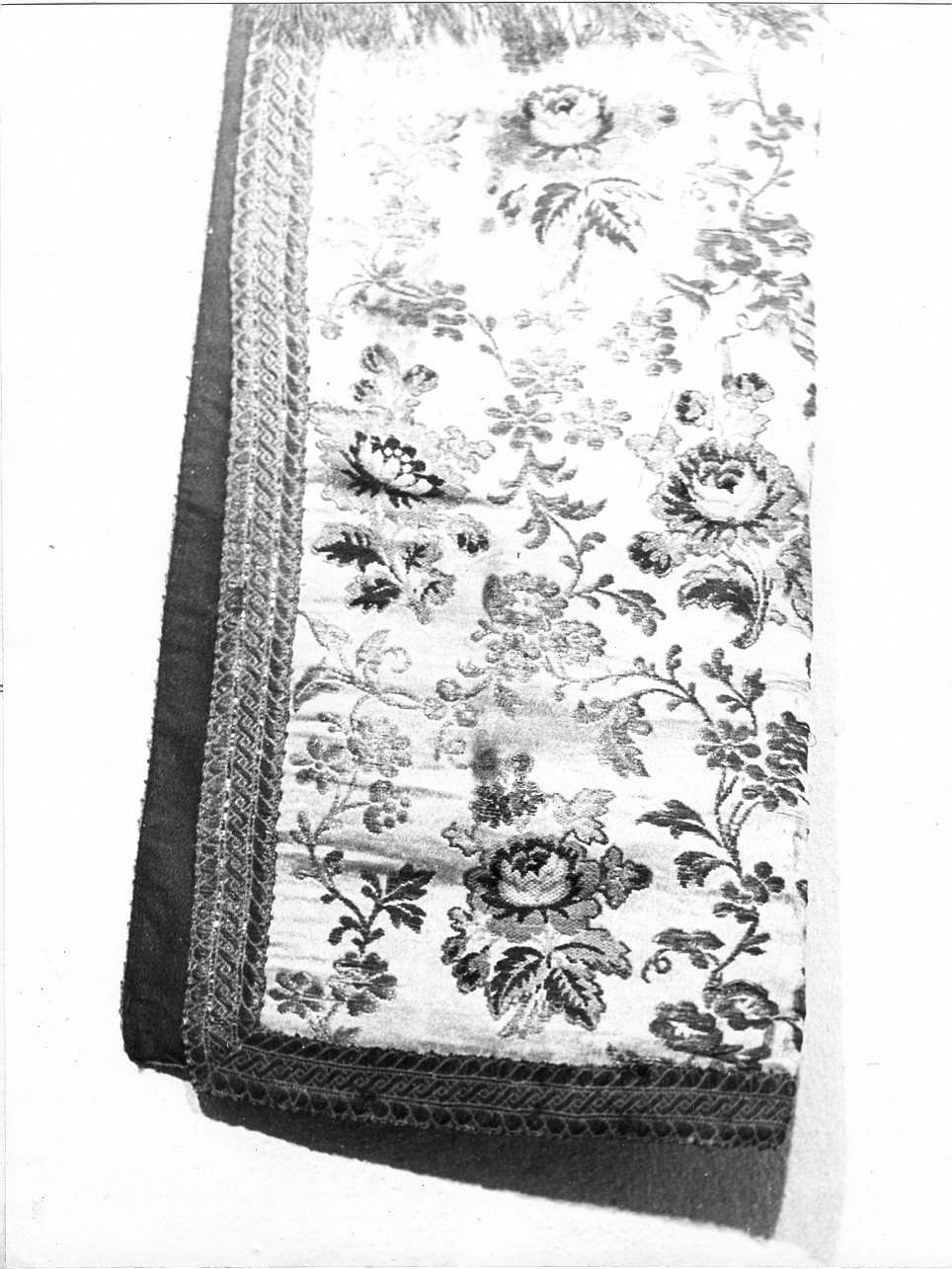 conopeo di tabernacolo, opera isolata - manifattura genovese (sec. XVIII)