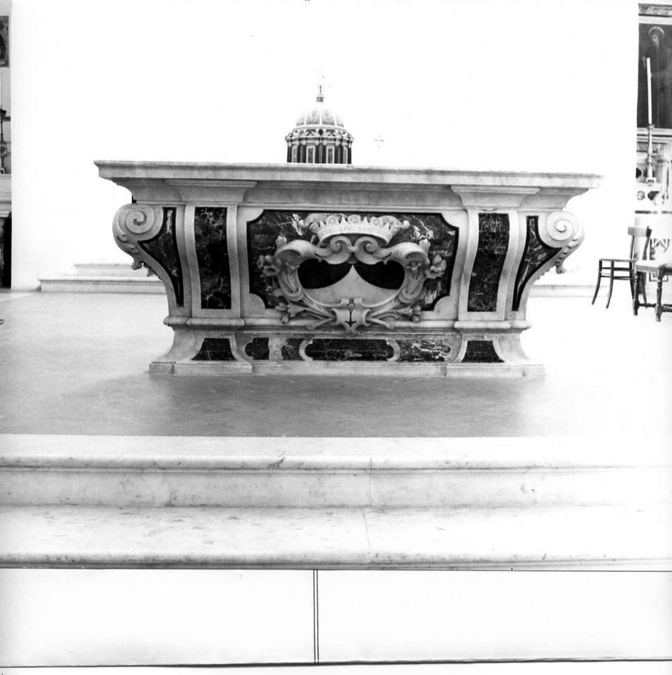 altare maggiore, opera isolata - bottega carrarese (sec. XVIII)