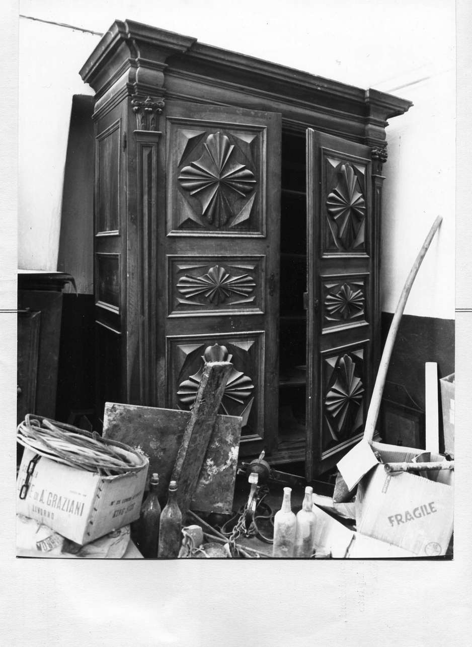 armadio da sacrestia, opera isolata - bottega genovese (sec. XVIII)