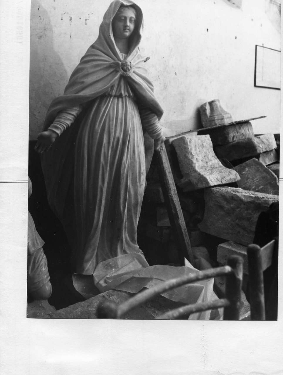 Madonna della Misericordia (statua, elemento d'insieme) - bottega italiana (sec. XVIII)