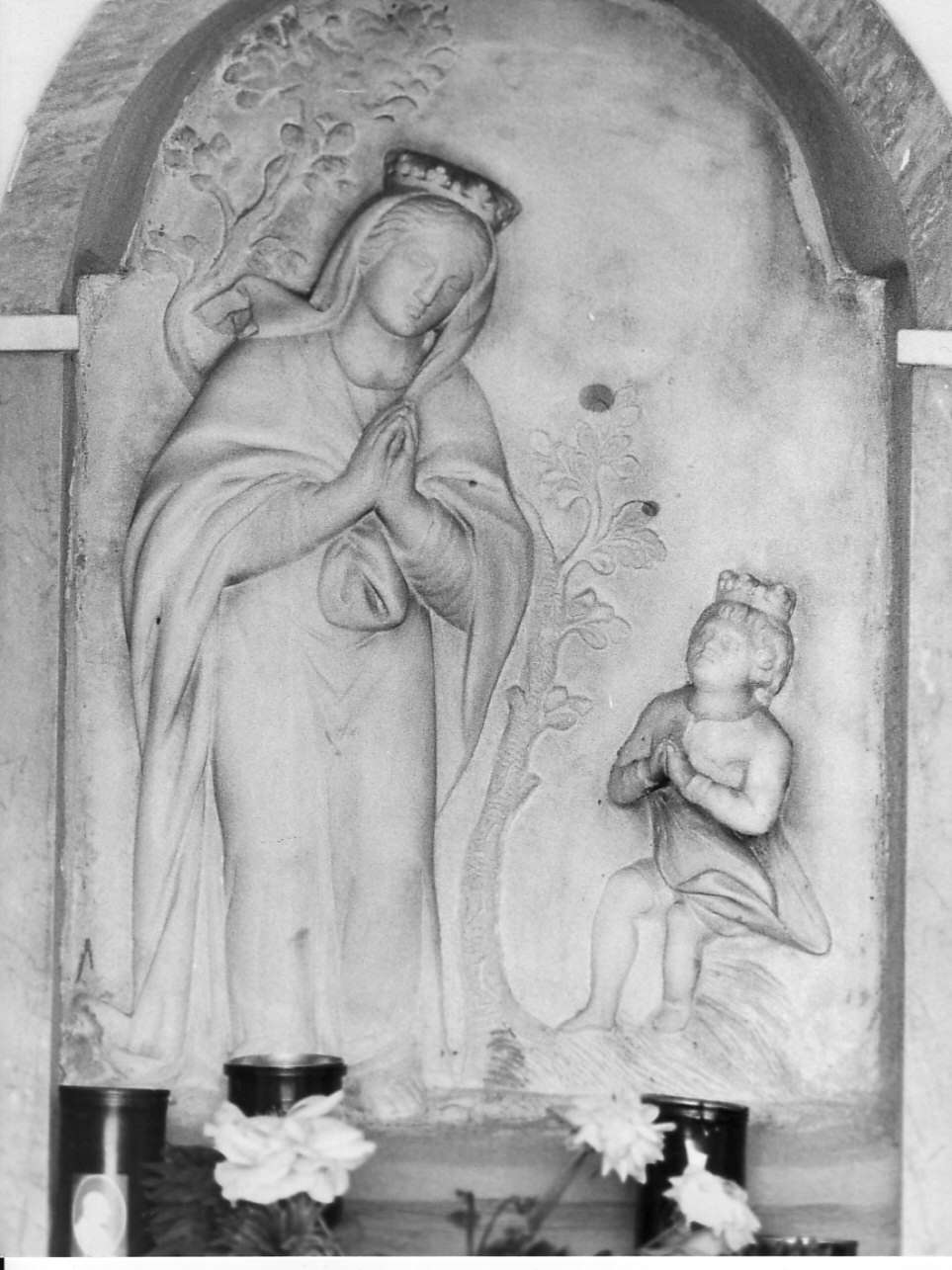Madonna con Bambino (rilievo, opera isolata) - bottega ligure (sec. XIX)