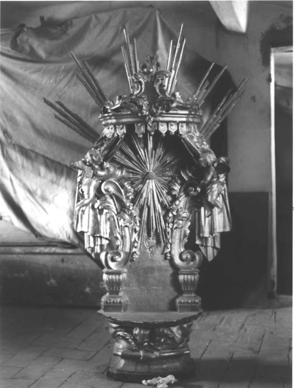 motivi decorativi vegetali con putti alati (trono per esposizione eucaristica, opera isolata) - bottega italiana (metà sec. XVIII)