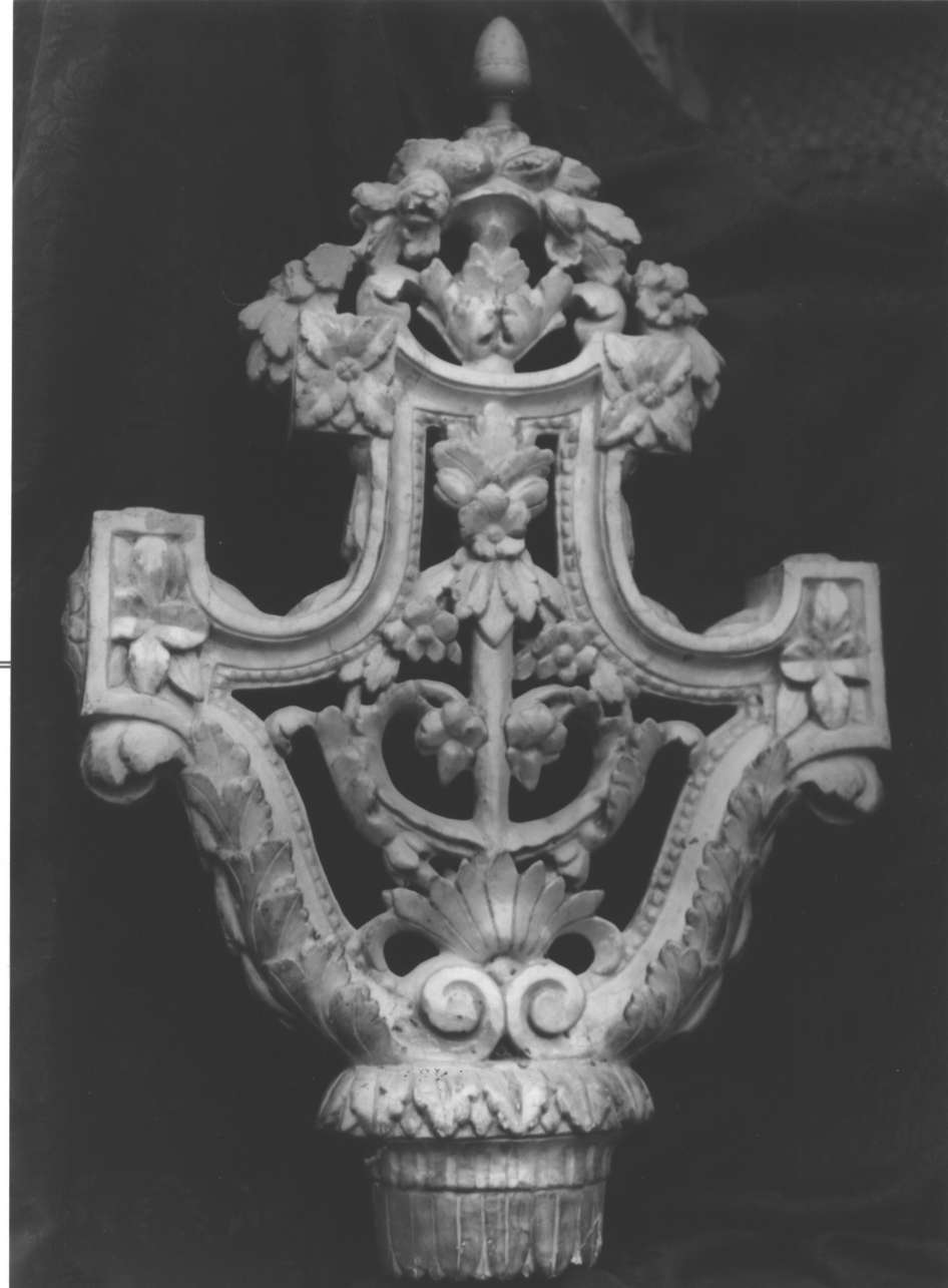 motivi decorativi vegetali/ motivi decorativi a volute/ motivi decorativi a girali (terminale - di croce, serie) - bottega ligure (metà sec. XIX)