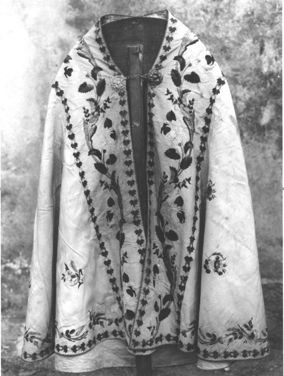 motivi decorativi floreali (piviale, opera isolata) - bottega ligure (sec. XIX)