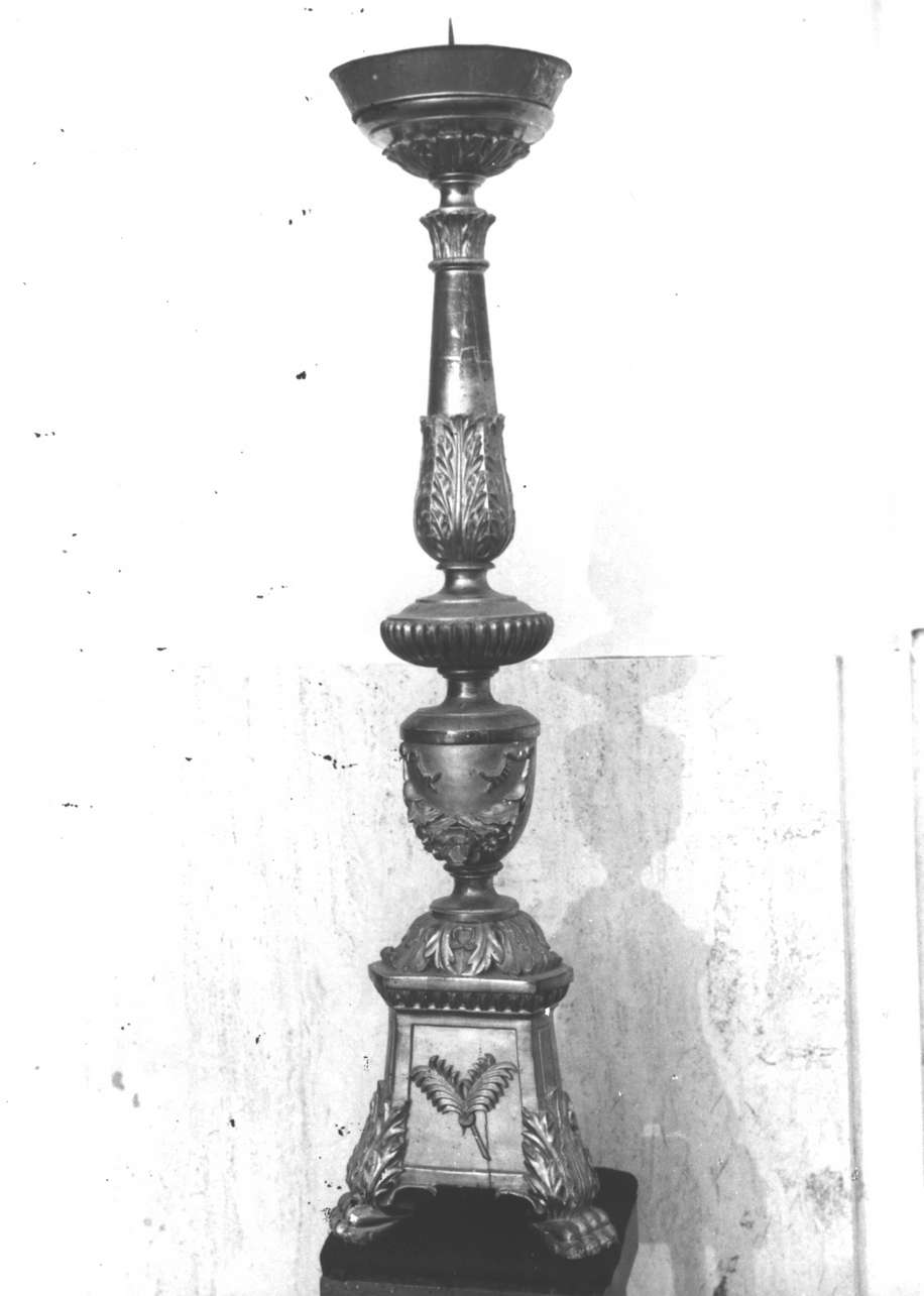 motivi decorativi a foglie d'acanto/ motivi decorativi vegetali a palmette/ motivi decorativi floreali (candeliere, serie) - bottega ligure (metà sec. XIX)