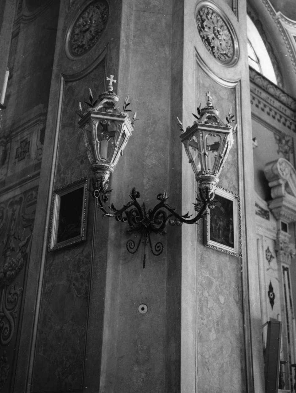 motivi decorativi vegetali (fanale, coppia) - bottega ligure (metà sec. XIX)