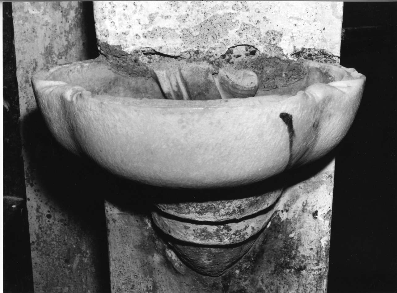 acquasantiera da parete, opera isolata - bottega ligure (sec. XVIII)