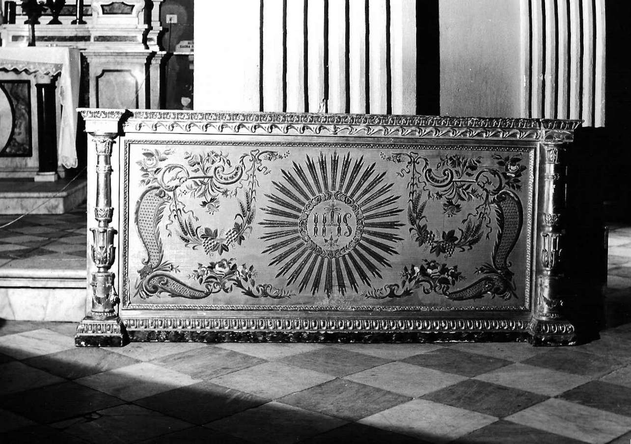 simboli eucaristici (paliotto - a pannello piano, elemento d'insieme) - manifattura ligure (sec. XVIII)