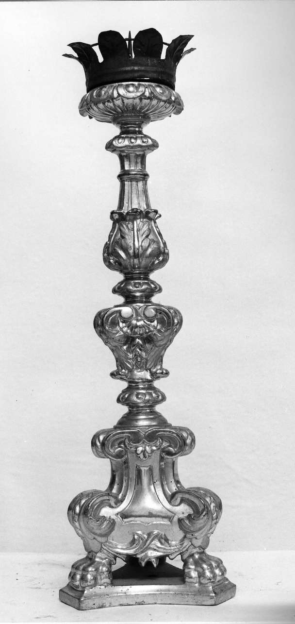 motivi decorativi vegetali/ motivi decorativi a volute (candeliere, serie) - bottega ligure (sec. XIX)