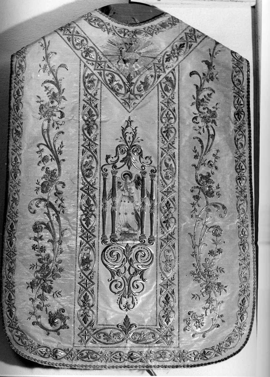 angelo annunciante/ motivi decorativi floreali (pianeta, elemento d'insieme) - bottega ligure (fine/inizio secc. XIX/ XX)