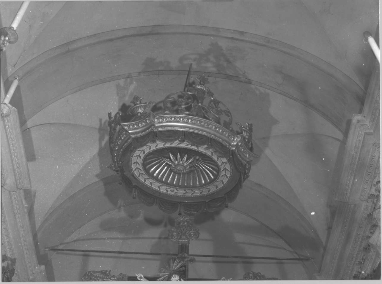 motivi decorativi vegetali con vasi e cornucopie/ motivo decorativo floreale (baldacchino, opera isolata) - bottega ligure (sec. XIX)