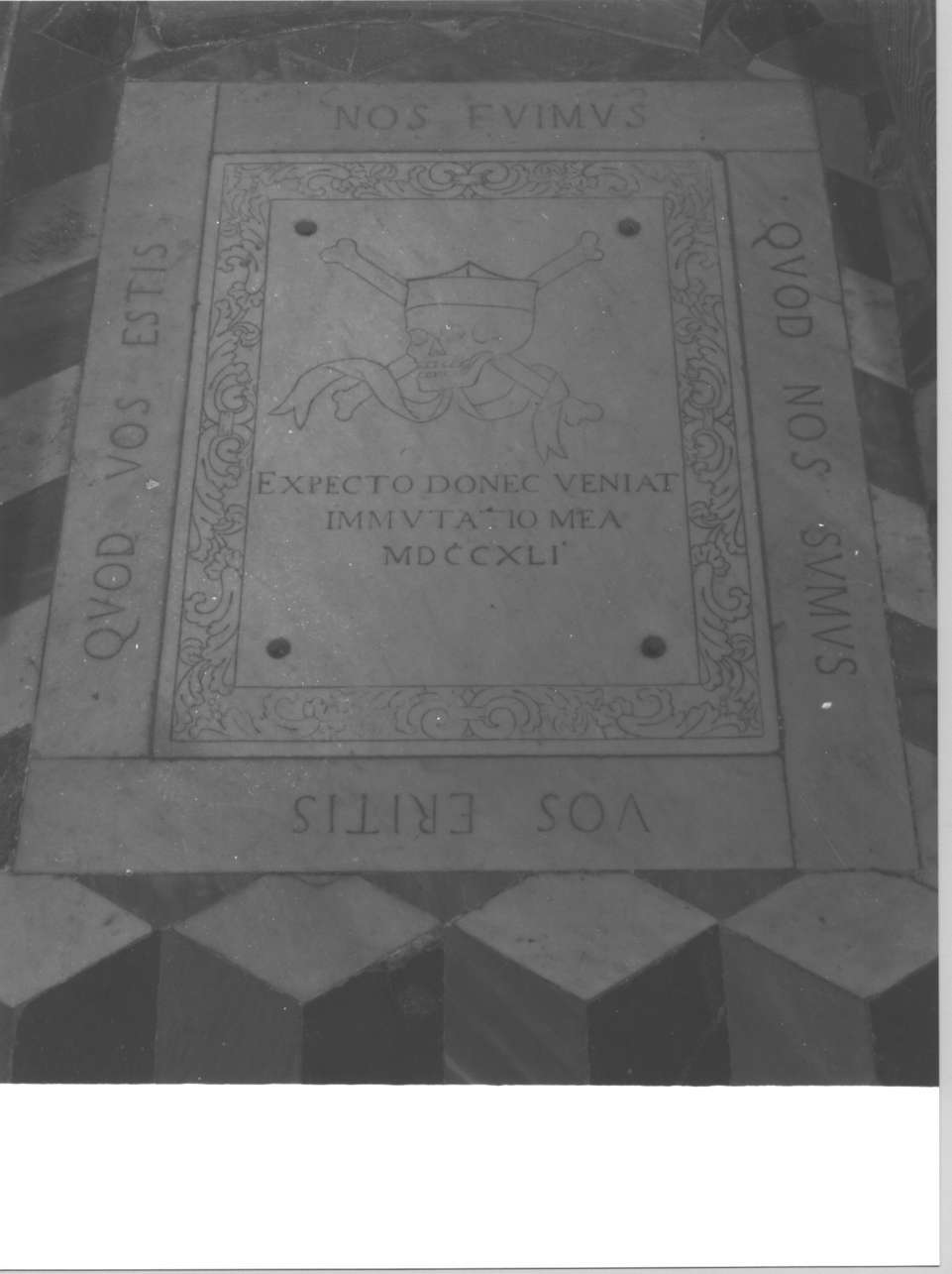 motivo decorativo floreale (lapide, opera isolata) - bottega ligure (sec. XVIII)