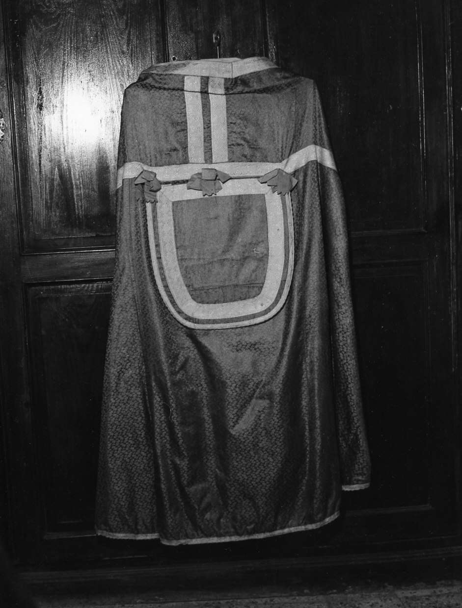 piviale, opera isolata - manifattura italiana (sec. XVIII)