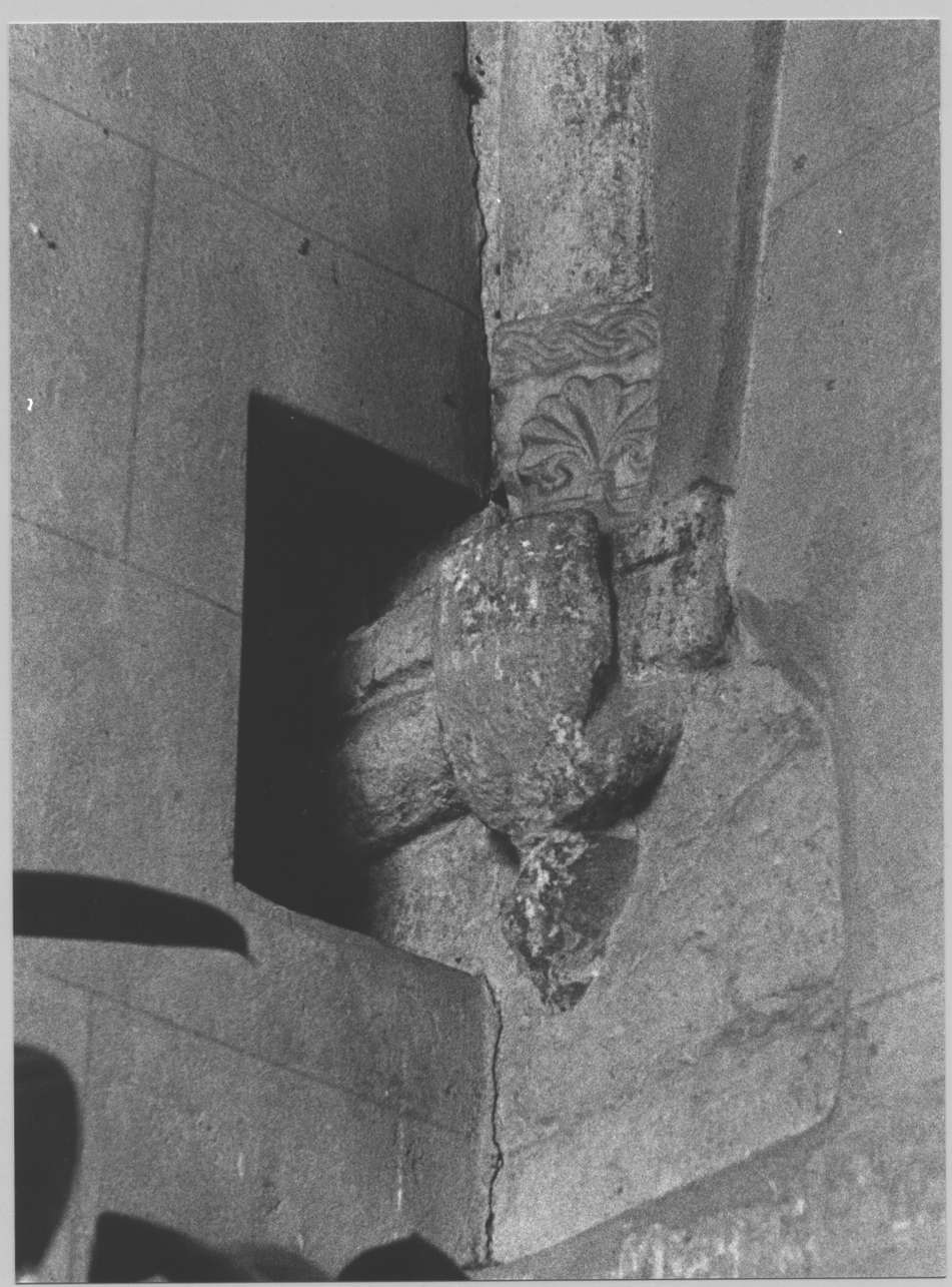 motivi decorativi vegetali a palmette/ motivo decorativo a intreccio vimineo (mensola, opera isolata) - bottega italiana (secc. VIII/ X)