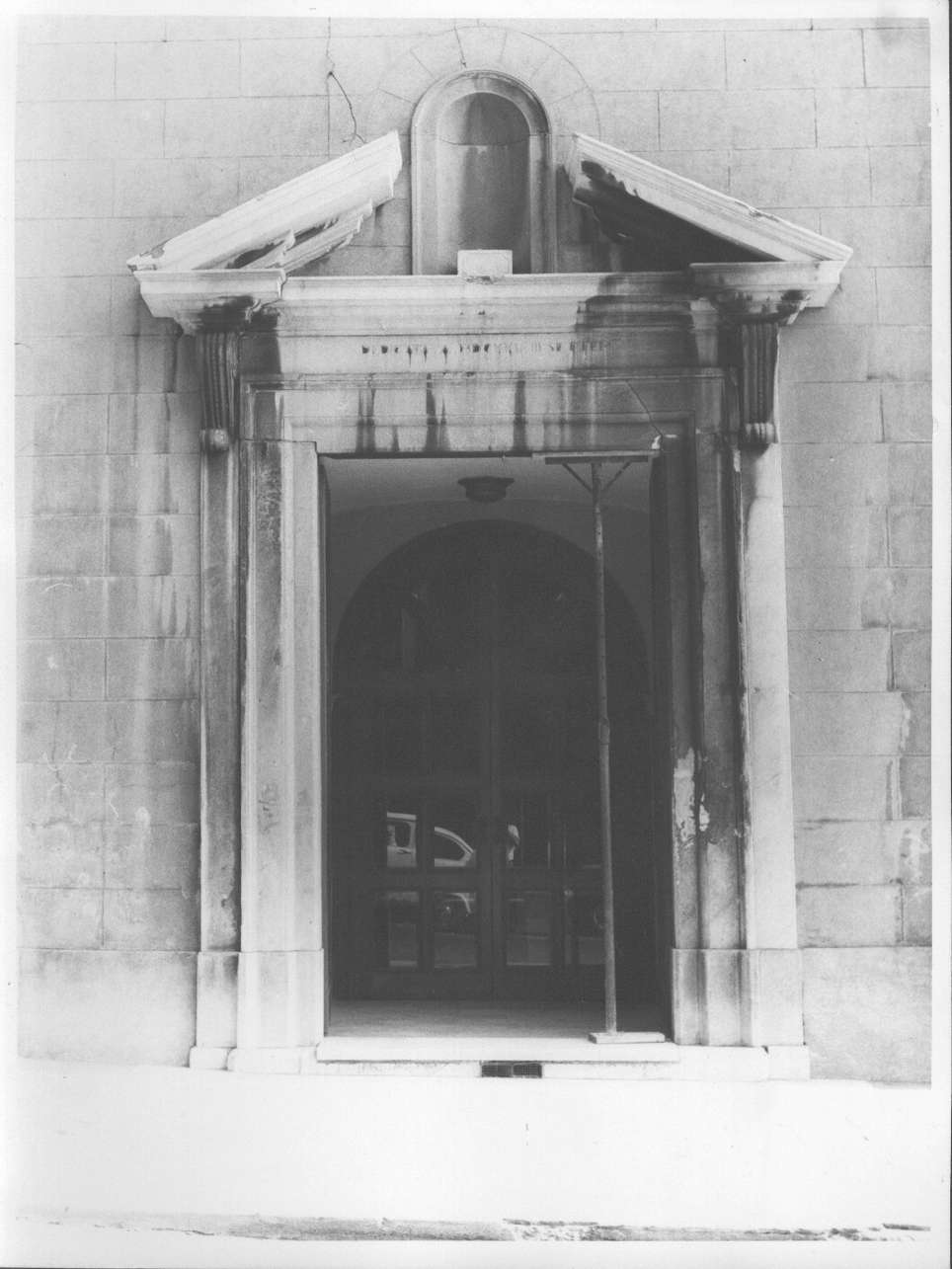 portale, opera isolata - bottega italiana (sec. XVII)