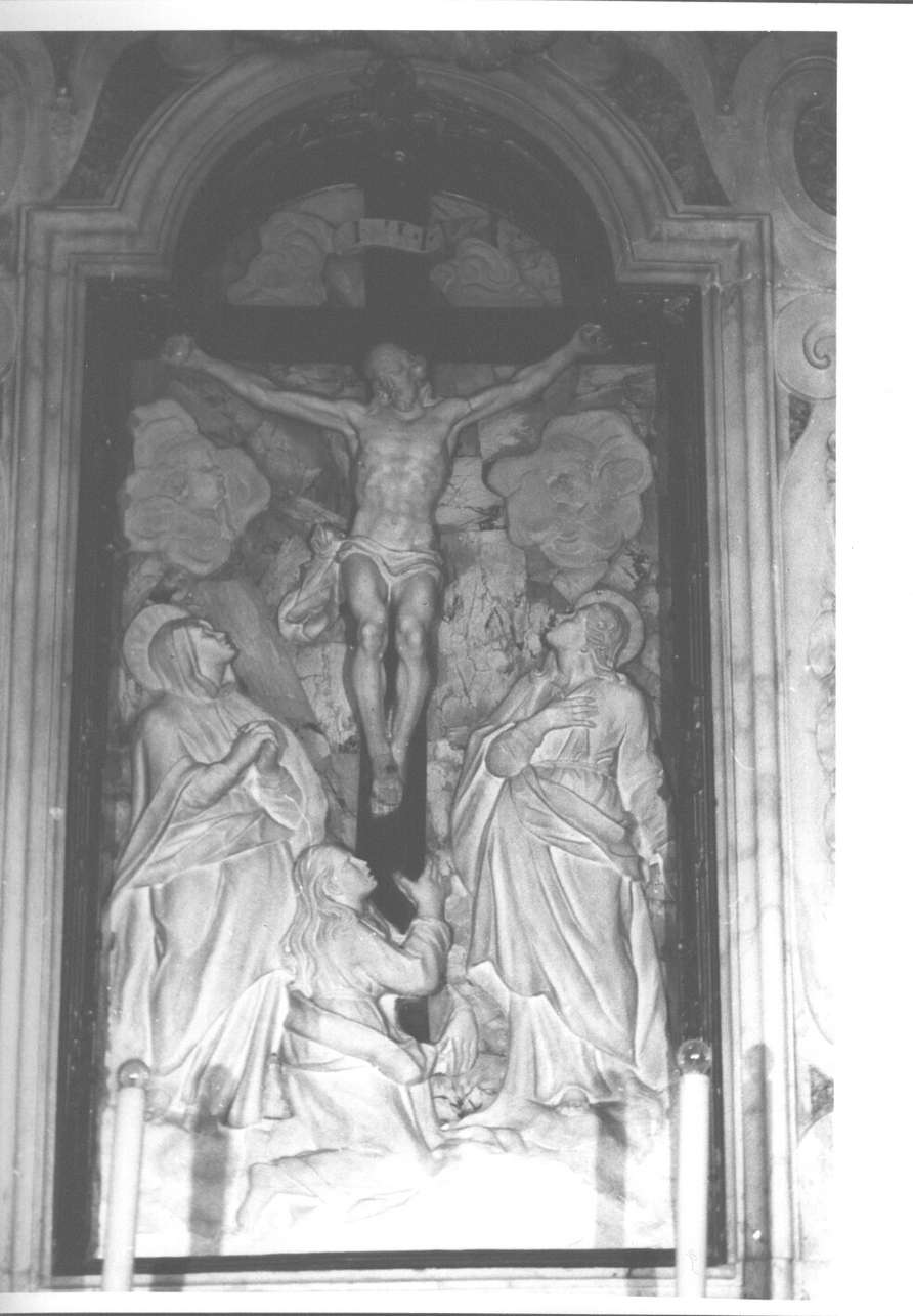 Crocifissione di Cristo con la Madonna, Santa Maria Maddalena e San Giovanni evangelista (gruppo scultoreo, elemento d'insieme) - bottega italiana (sec. XVIII)