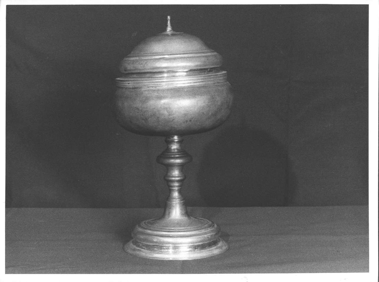 pisside, opera isolata - bottega genovese (ultimo quarto sec. XVIII)