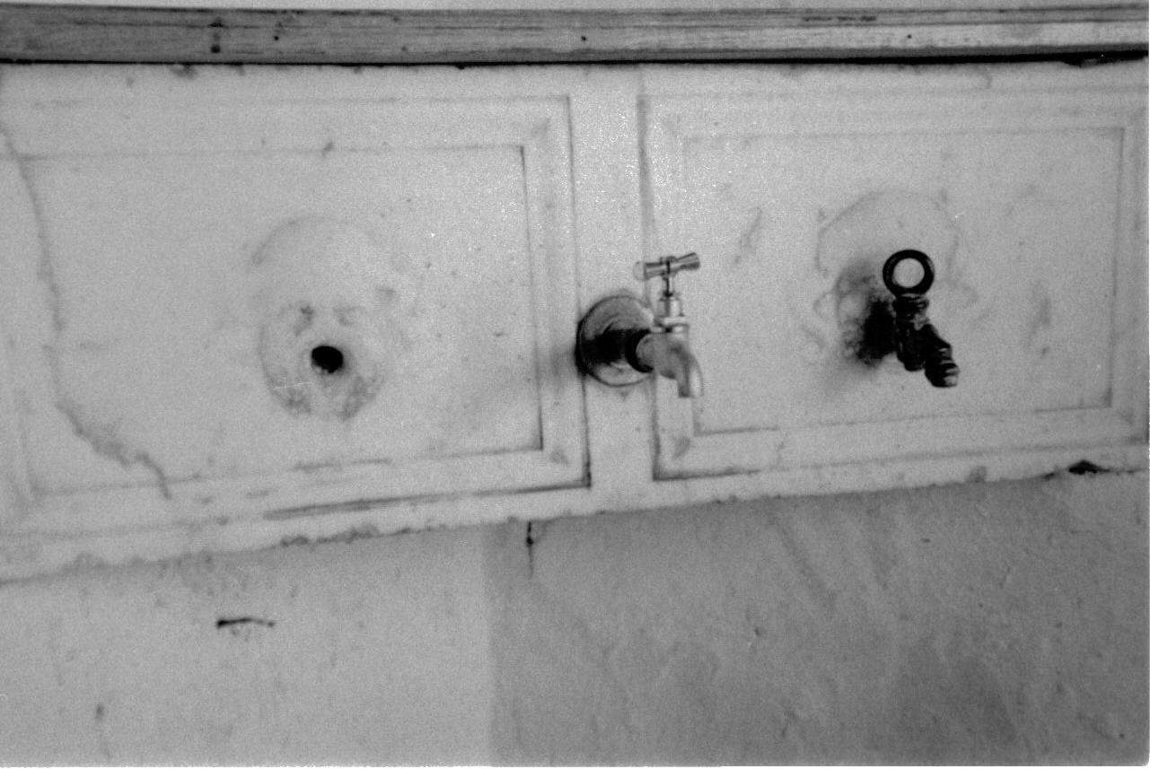 lavabo - a parete, opera isolata - bottega ligure (prima metà sec. XVI)