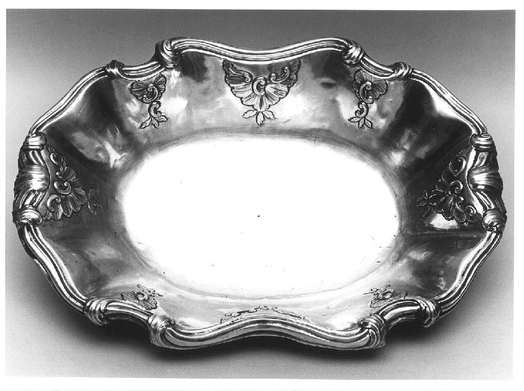 bacile, opera isolata - PRODUZIONE GENOVESE (ultimo quarto sec. XVIII)