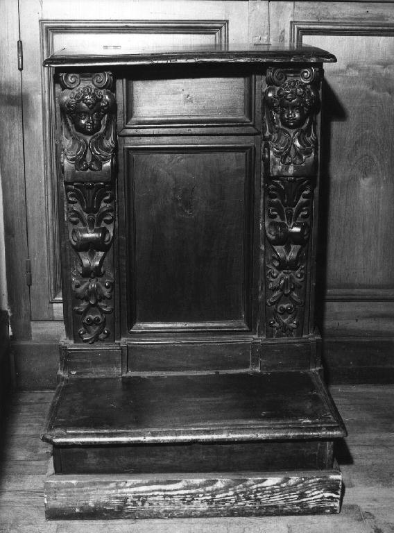 cherubini e motivi decorativi fitomorfi (inginocchiatoio, insieme) - bottega genovese (primo quarto sec. XVII, sec. XX)