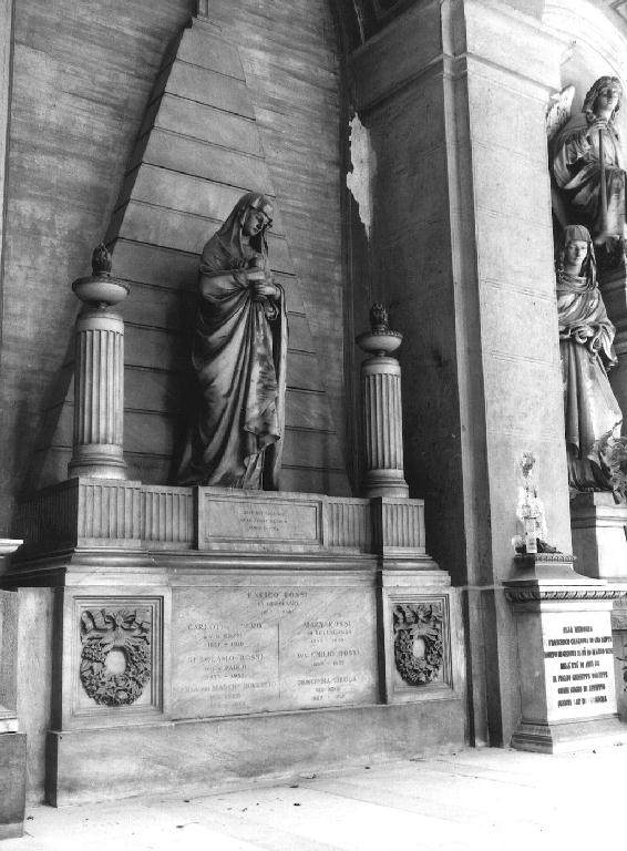 figura femminile dolente (monumento funebre - a tempietto, opera isolata) di Rubatto Carlo (terzo quarto sec. XIX)