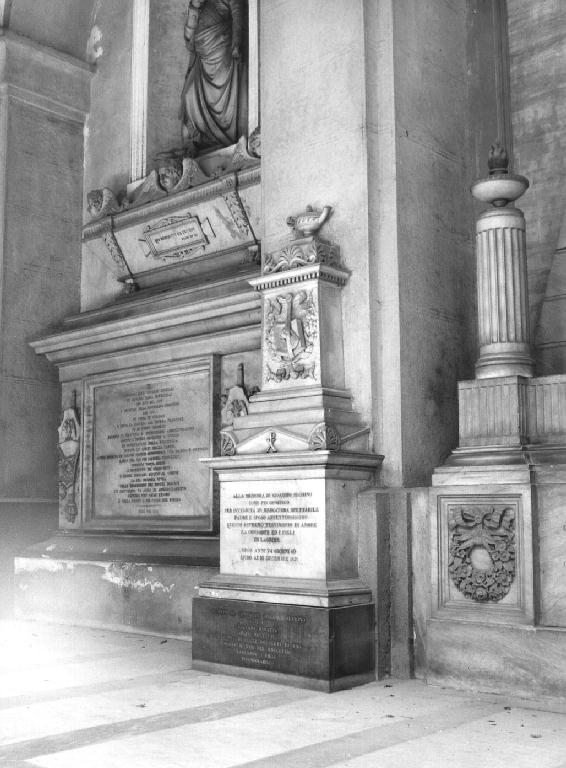 libro (monumento funebre, opera isolata) di Consilieri E (seconda metà sec. XIX)